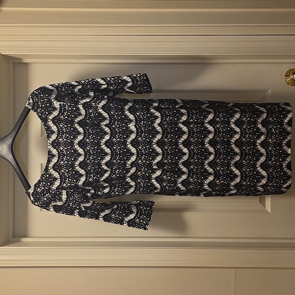 Lilly Pulitzer black/white lace cocktail dress A-5